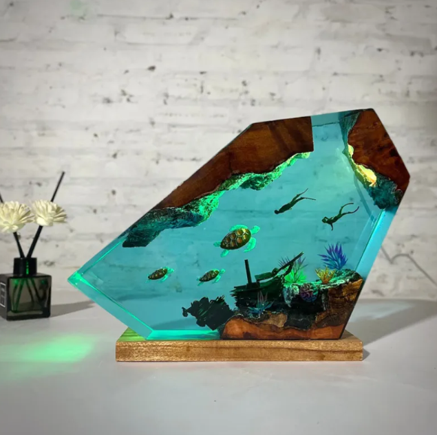 Aquatic Diver Night Lamp